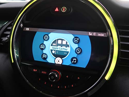 ミニ F55 CarPlay 有効化