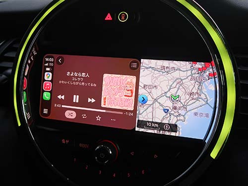 地図アプリや音楽アプリを 純正ナビ同様に画面タッチ操作