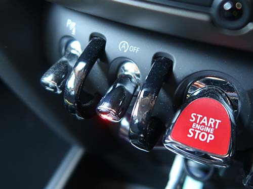 エンジン始動時にアイドリングストップをオフ設定