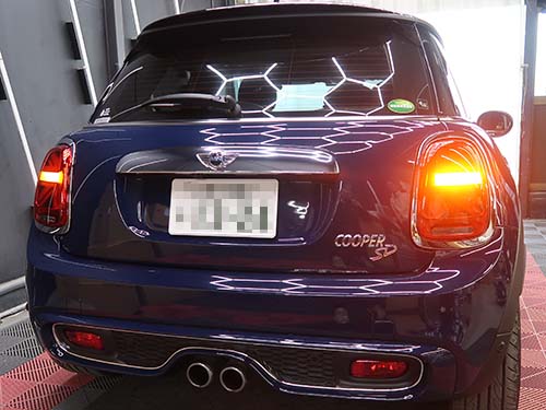 MINI F56 LCIテールライトの後付