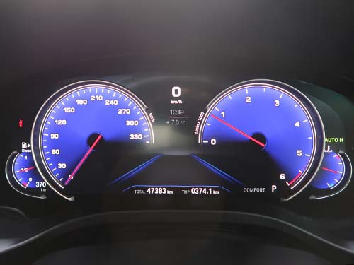 メーターパネルデザインをアルピナ仕様へ変更