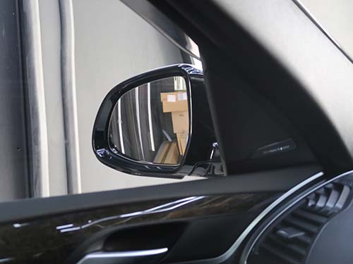 後退時の助手席ドアミラー下降角度を浅めに調整