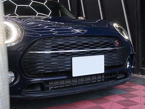 LCIモデル用ブラックライン仕様フロントグリルを装着