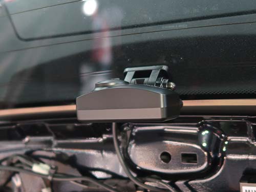 既存ドラレコは再利用が可能な状態で取り外し