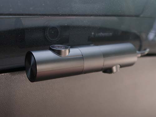 リアカメラおよび室内カメラはリアウインドウへ設置