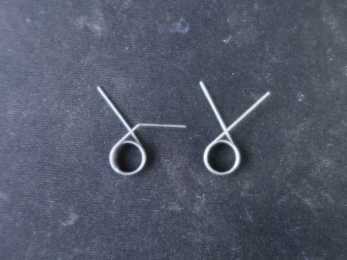 破損したバネを新品へ交換