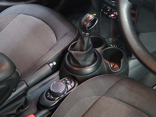 ギアセレクタースイッチボックス内部のバネ交換で修理