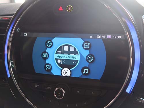 MINI クラブマン F54 LCI カープレイを認証コード方式で有効化