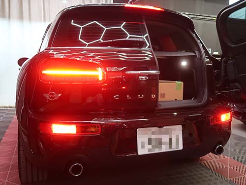 点灯パターンを入念にチェックし、LCIモデル準拠の完全な状態へ仕上げ