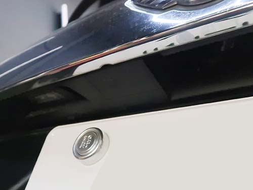 前期モデルのミニでは、標準でバックカメラが装着されていない車両が多いのが現状