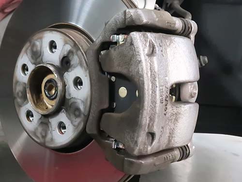 DIXCEL製低ダストブレーキパッド(Mタイプ)装着