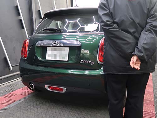 MAOちゃんにそれぞれの超音波センサーへ近づいてもらい