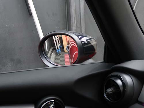 後退時の助手席ドアミラー下降角度変更(浅め)