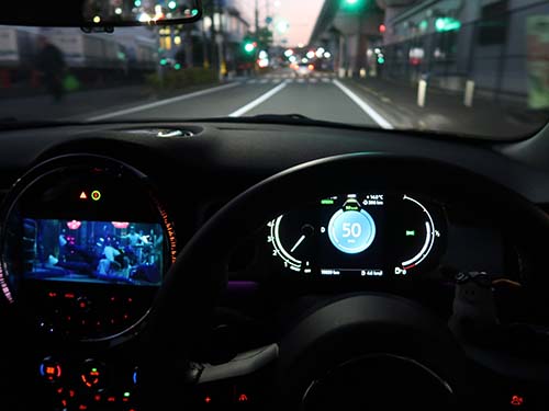 ナビゲーションシステムのスピードロック解除