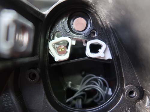 外側デイライトの導光用アクリルがLEDの熱によって溶解・変色