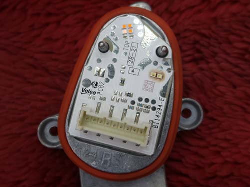 外側デイライトの導光用アクリルがLEDの熱によって溶解・変色