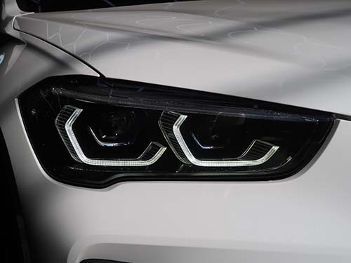 ヘッドライトASSY交換不要で修理費用を大幅に抑制