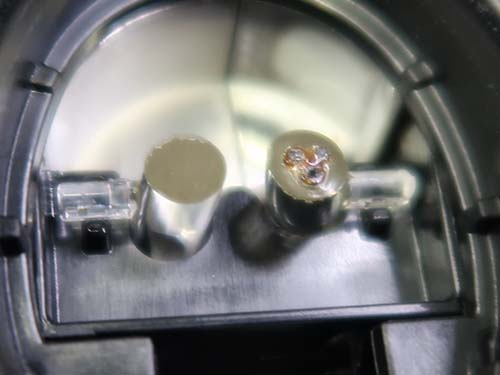 光が遮られて輝度が大幅に低下