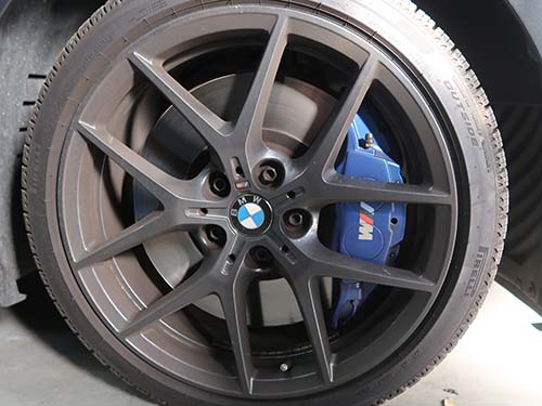 塗装内部へ浸透してしまったダスト汚れは完全には除去できない状態