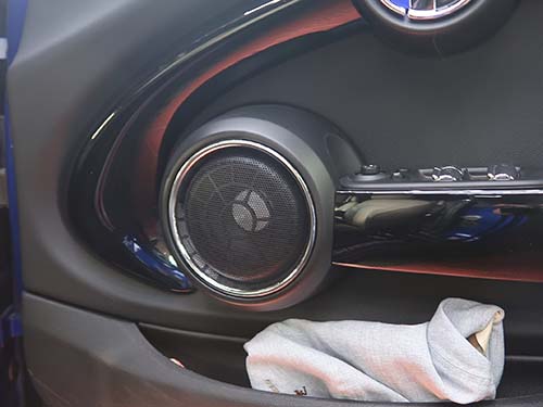 ハーマンカードンオーディオ装着車