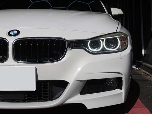 BMW 3シリーズセダン F30 320d デイライト発光機能有効化