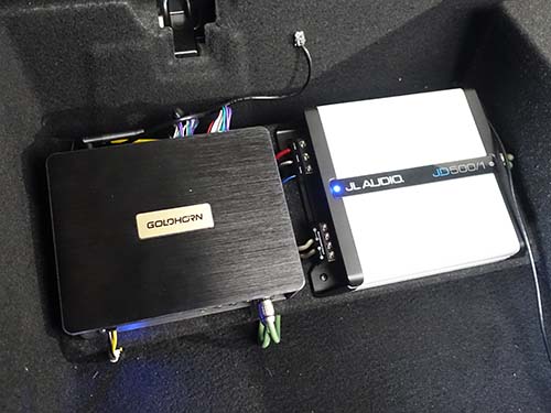 GOLD HORN製アンプ内蔵プロセッサーxJL AUDIO製パワーアンプ