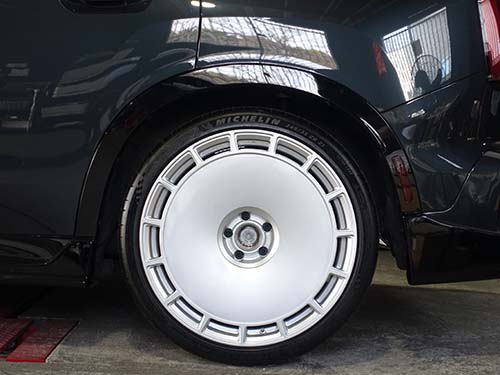 ミニ カントリーマン（U25）ジョンクーパーワークス（JCW） に装着したUSサイドマーカー付きフェンダー