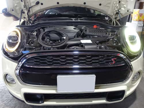 運転席側ヘッドライトのリングライト(デイライト)が黄変