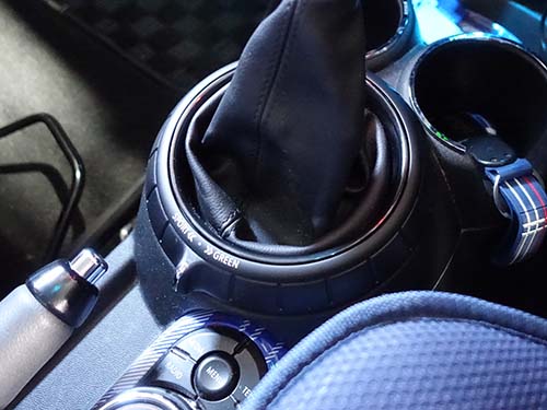 回転リング仕様のドライビングモードスイッチ