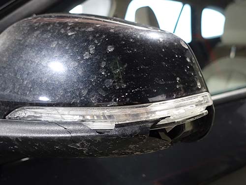 サイドフラッシャー（ウインカー）内部に水滴の侵入が確認できる状態