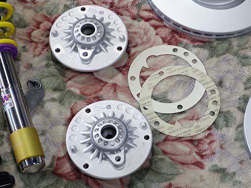 BMW純正新品アッパーマウントへ同時交換