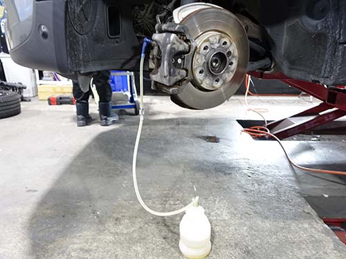 MINI ハッチバック F55 ブレーキフルード交換