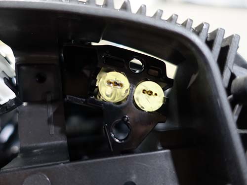 デイライトLEDの発熱により導光アクリルが溶解