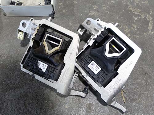 エンジンマウント&ペンドラムサポート交換