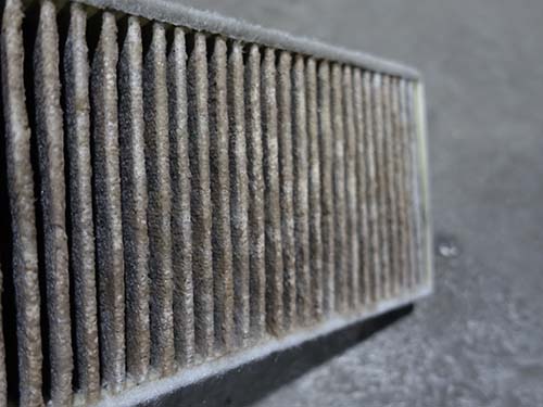 車内の空気環境を維持するためには定期交換が不可欠