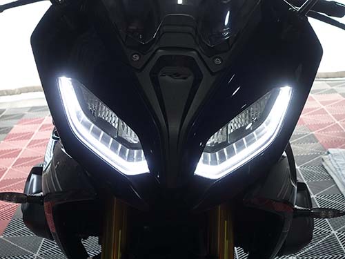 BMW R1250RS オートマチックデイライト有効化