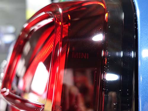 テールライト横の【MINI】の刻印がミニ純正品の証