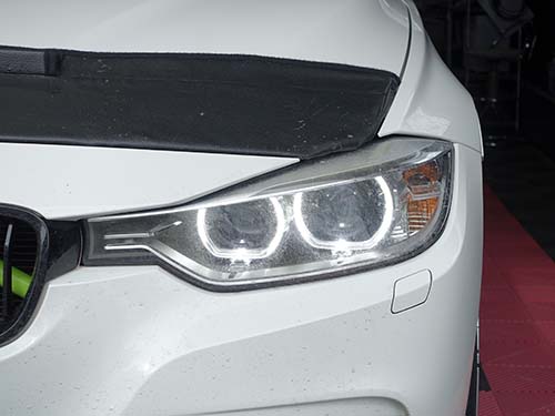 デイライト発光時に眉毛消灯