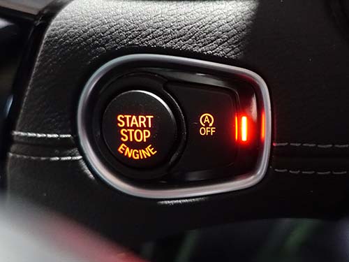 エンジン始動時にアイドリングストップのオフ設定