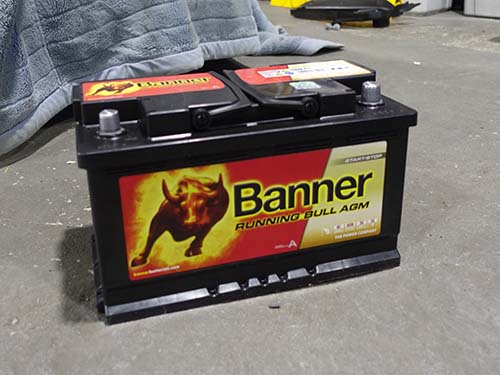 ミニ F55 Banner AGMバッテリー交換