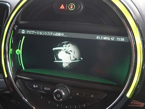 MINI クロスオーバー F60 ナビゲーションシステム起動中 のまま進まない