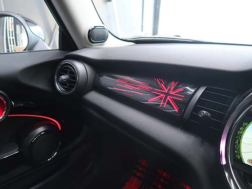 MINI F56 助手席 ユニオンジャック発光パネル装着