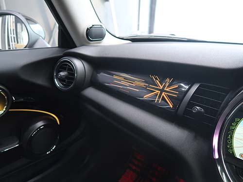 MINI F56 助手席 ユニオンジャック発光パネル装着