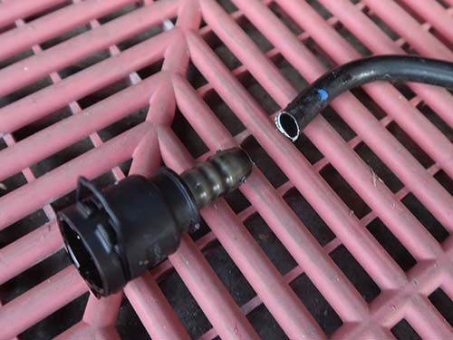 旧パーツ:細く華奢な構造