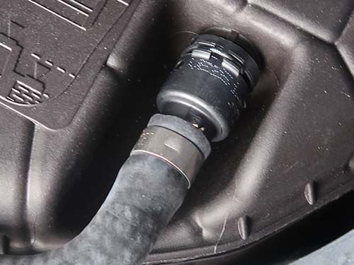 冷却水パイプ交換作業