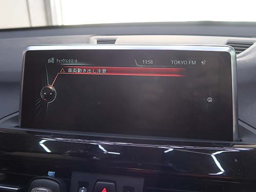 BMW X1 F48 車両動き出し注意 トラブル