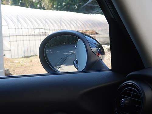 後退時の助手席ドアミラー下降角度変更（浅め）