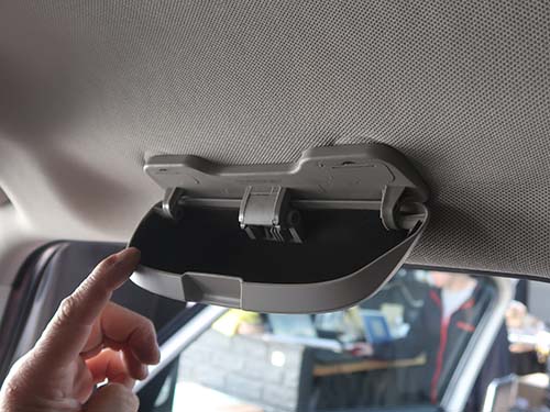 サングラスや小物の収納に最適