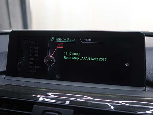 ソフトウェアおよび地図データを最新バージョンへ更新