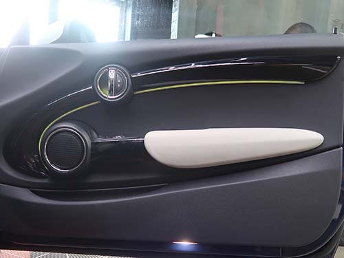 MINI F56 ドア アンビエントライト発光